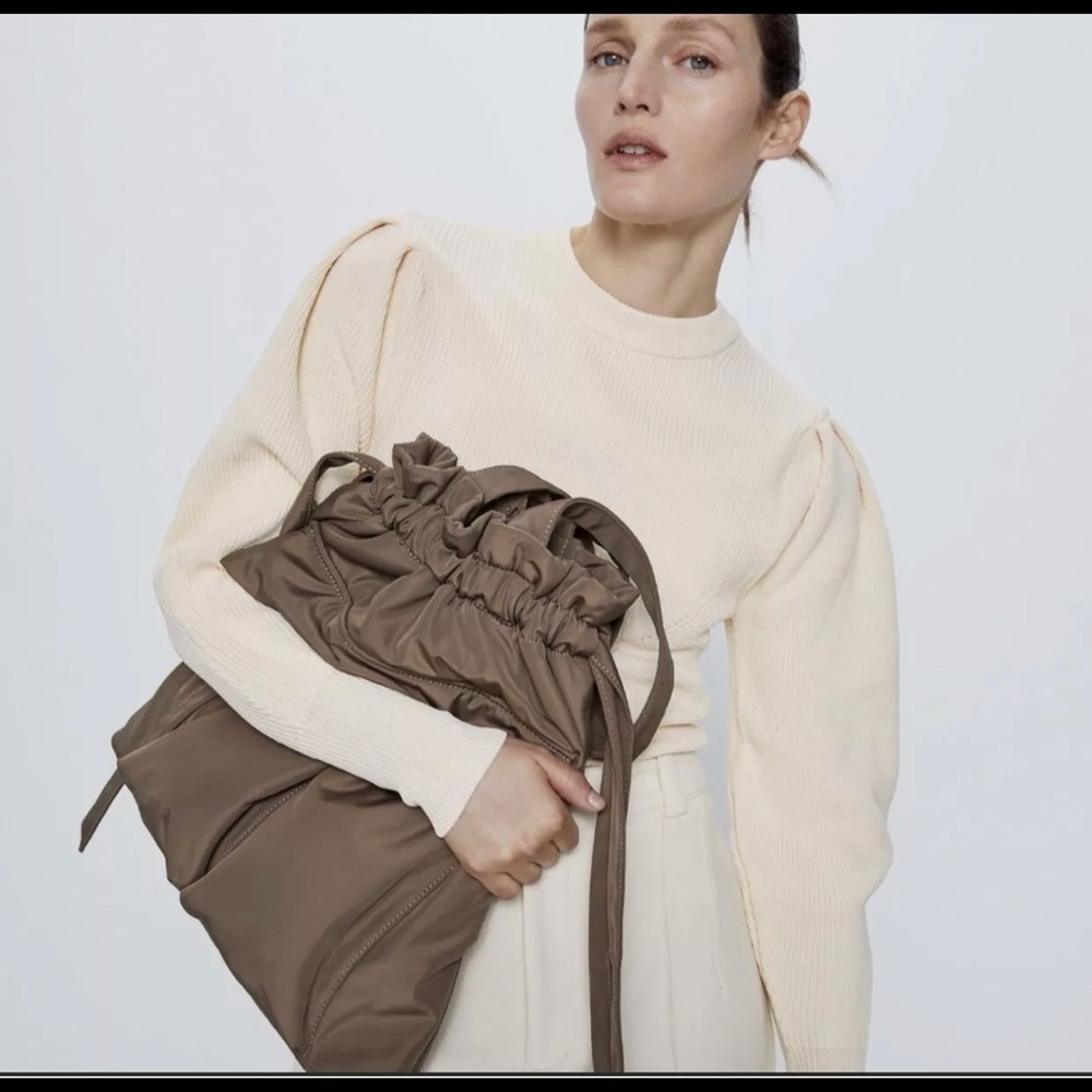 BALLOON PUFF SLEEVE KNIT SWEATER